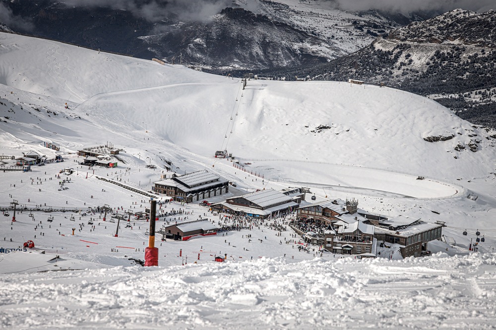 Sierra Nevada estudia nuevas conexiones para mejorar la circulación de esquiadores